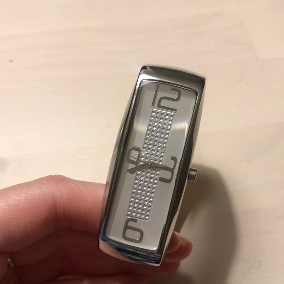 Silver D&G Dolce and Gabbana Bangle Watch - Picture 3 of 9